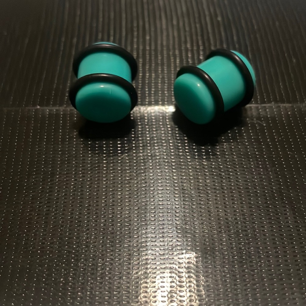 Teal plugs